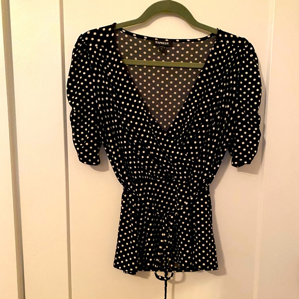 Very sexy plunging v neck line black & white polka dot blouse! Express Sz Sm Pet